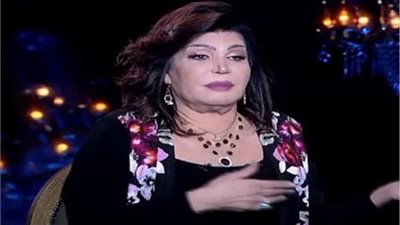 نجوى فؤاد: الساحل الشمالي ده كباريه.. أنا بصيّف في البيت