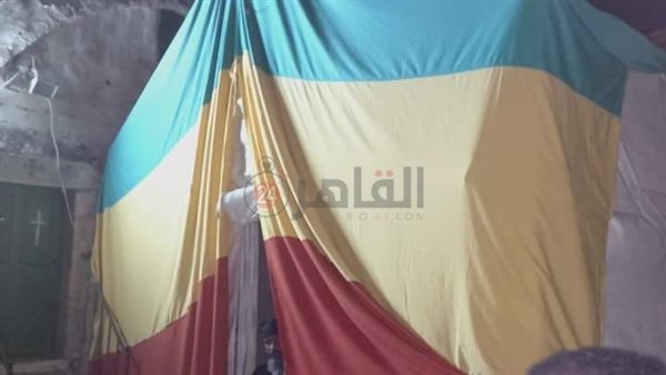 إثيوبيين ينصبون خيمة