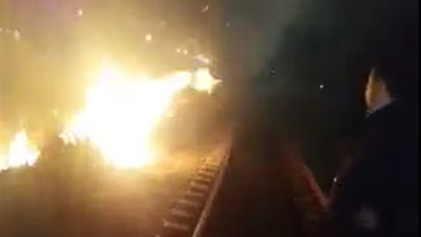 اندلاع النيران بجوار