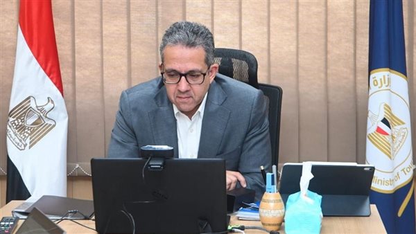 وزير السياحة 