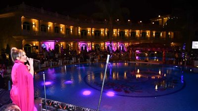 نيكول سابا تتألق في أرقى سهرة رمضانية بالقاهرة وتطلق 