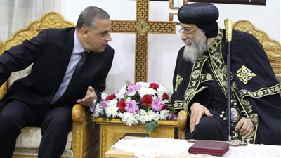 محافظ سوهاج يهنئ البابا تواضروس الثاني بمناسبة عيد القيامة المجيد