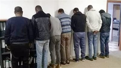 حبس 20 عاطلًا لضبطهم بأسلحة نارية ومخدرات بطوخ 