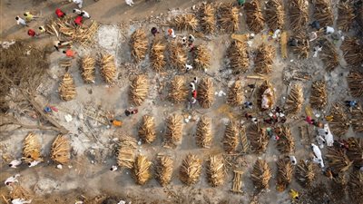 كورونا في الهند.. الكارثة تتفاقم بعد إغلاق مراكز التطعيم ونقص في الأطباء والممرضين