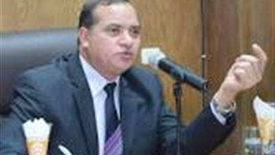 جامعة سوهاج تهنئ العمال بعيدهم السنوي   