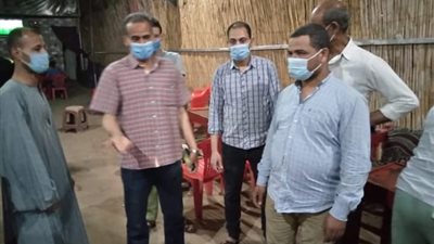 غلق وتشميع صالون حلاقة خالف الإجراءات الاحترازية لمواجهة فيروس كورونا في سوهاج    