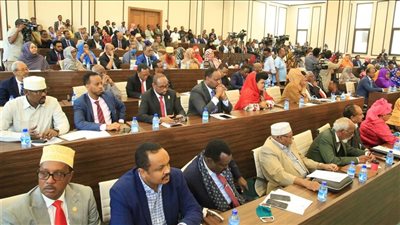 بعد تراجع الرئيس.. البرلمان الصومالي يعقد جلسة حاسمة لتحديد الممسار الانتخابي