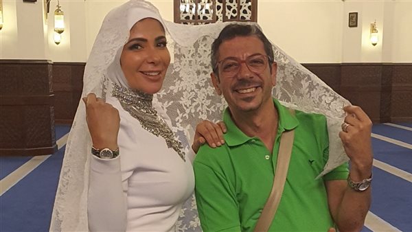 منى زكي ومصمم الأزياء