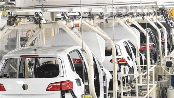 صناعات السيارات الكهربائية