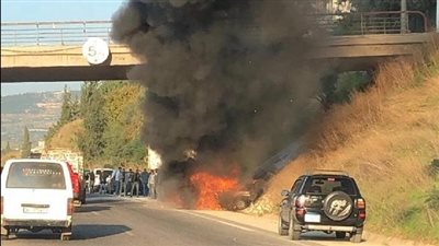 اشتعال النيران في سيارة محملة بأسطوانات الأكسجين وإصابة سائقها بسوهاج 