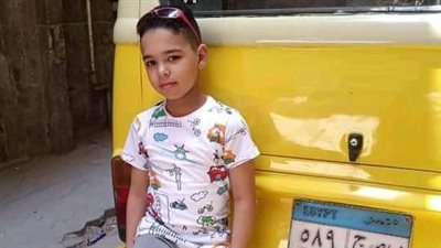 مقتل طفل بطلقة في الرأس أثناء مشاهدته مشاجرة بالمطرية (صور وفيديو)