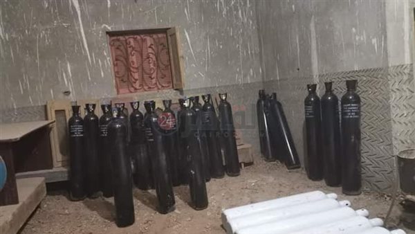 جزء من أنابيب الأكسجين