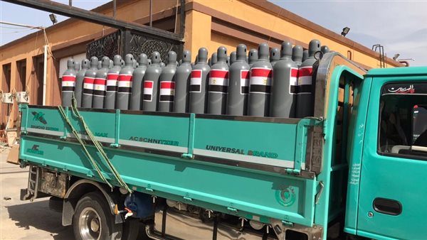 عربات محملة بالأكسجين