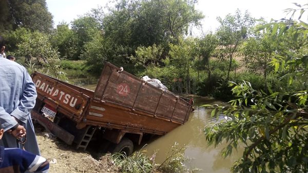 انقلاب سيارة بترعة