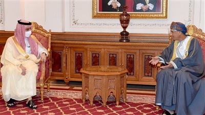 خادم الحرمين الشريفين يبعث رسالة خطية لسلطان عمان