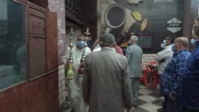 ضبط 44 شيشة وتحرير 22 مخالفة عدم ارتداء كمامة بكفر شكر