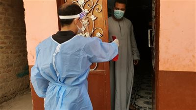 وزيرة الصحة: فرق التواصل المجتمعي قدمت التوعية الصحية لـ50 ألف مواطن بالإجراءات الوقائية لفيروس كورونا بمحافظة قنا