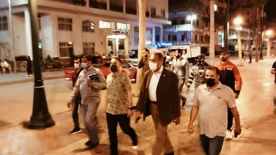 تحرير 127 محضر عدم ارتداء الكمامات وغلق وتشميع 8 مقاهٍ وورش بدمياط