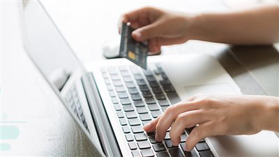 تقرير أممي: كورونا عزز المبيعات عبر الإنترنت في 2020