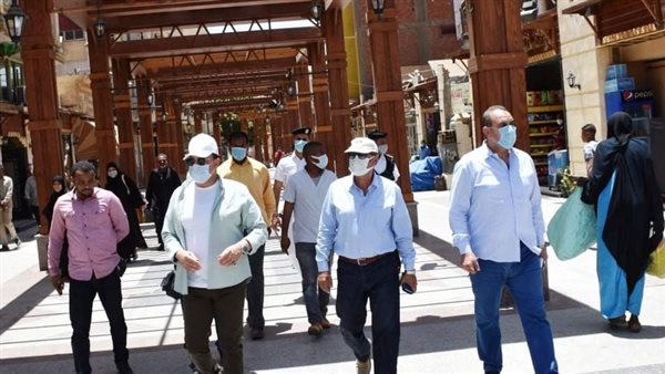 محافظ أسوان داخل