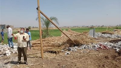 إزالة 3 حالات تعدي على الأراضي الزراعية في المهد بسوهاج    