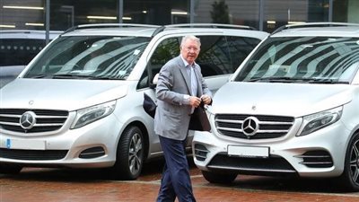 أليكس فيرجسون يزور بعثة باريس سان جيرمان قبل مواجهة مانشستر سيتي