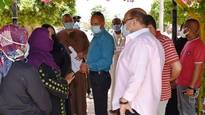 محافظ أسوان يستدعي مسئول شركة المياه والصرف الصحي لإنهاء مشاكل ضعف الضخ