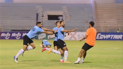 لاعب المحلة: 