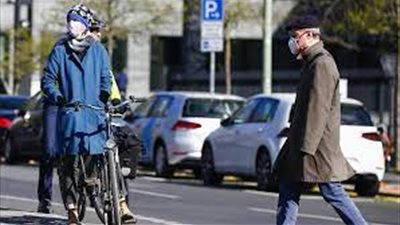 ألمانيا تخفف قيود فيروس كورونا على المطعمين باللقاحات