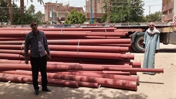 تسليم أعمدة إنارة