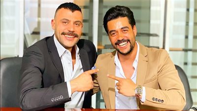 محمد إمام يشيد بأداء خالد أنور في 