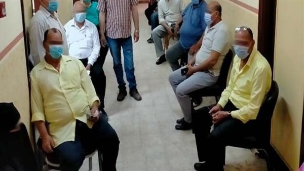 تطعيم عاملين التربية