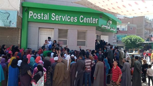 جانب من زحام المواطنين