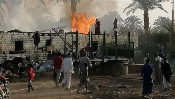 نشوب حريق في 5 منازل