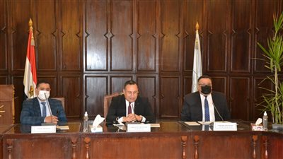 جامعة الإسكندرية تناقش التحول الرقمي مع وفد الأعلى للجامعات