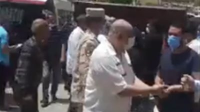 انتهاء صلاة الجنازة على والد الفنان محمد علي رزق وتشييع جثمانه