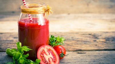  أبرزها تقليل مستويات الكوليسترول في الدم.. تعرف على فوائد عصير الطماطم 