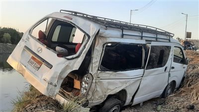 إصابة 7 أشخاص في تصادم سيارتين أمام المقابر بالشرقية