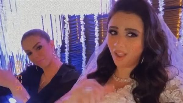 ياسمين عبدالعزيز