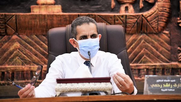 محافظ الغربية يناقش