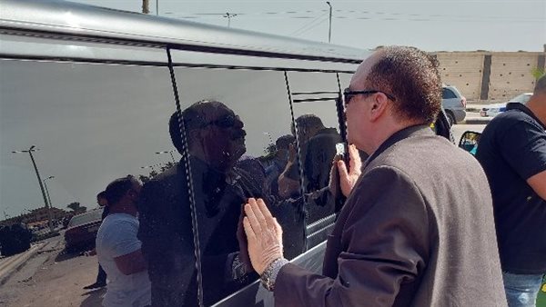 وصول جثمان الكابتن