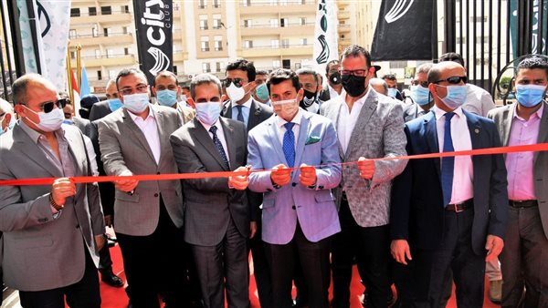 وزير الشباب يفتتح