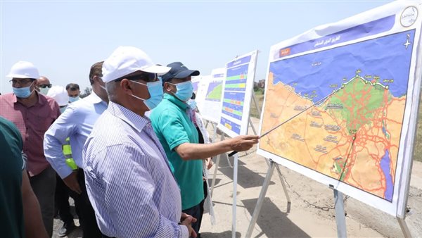 وزير النقل يتابع