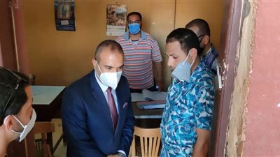 رئيس مدينة المنيا يحيل 3 موظفين للتحقيق لتركهم العمل 