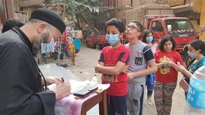 راعي كنيسة مارمينا بالعمرانية يكشف تفاصيل تبرع الأطفال بـ