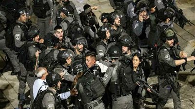 إصابة 13 فلسطينيًا بالقدس في اشتباكات مع القوات الإسرائيلية