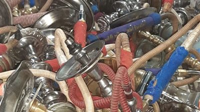 الأقصر.. ضبط 8 محال مخالفة بإسنا ومصادرة 17 شيشة