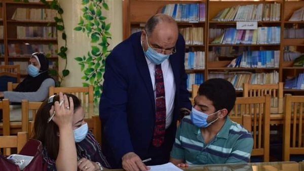 عميد كلية التجارة