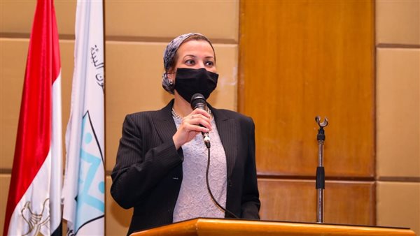 وزيرة البيئة