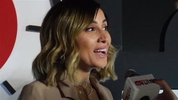 دينا الشربيني خلال